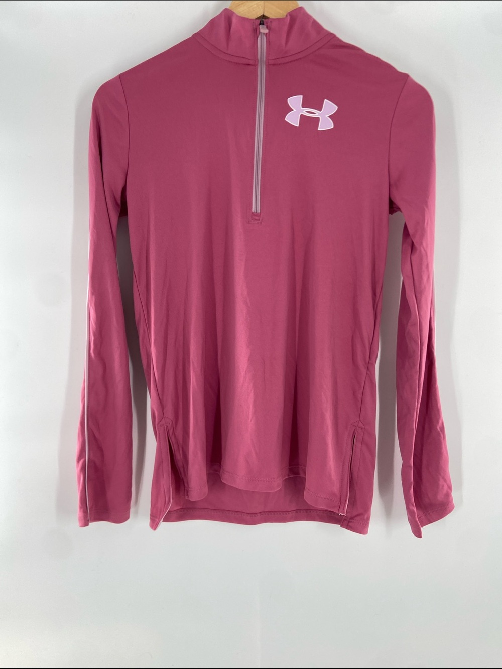 Under Armour Pink Pullover/Sweatshirt Size YXL/JTG/EG